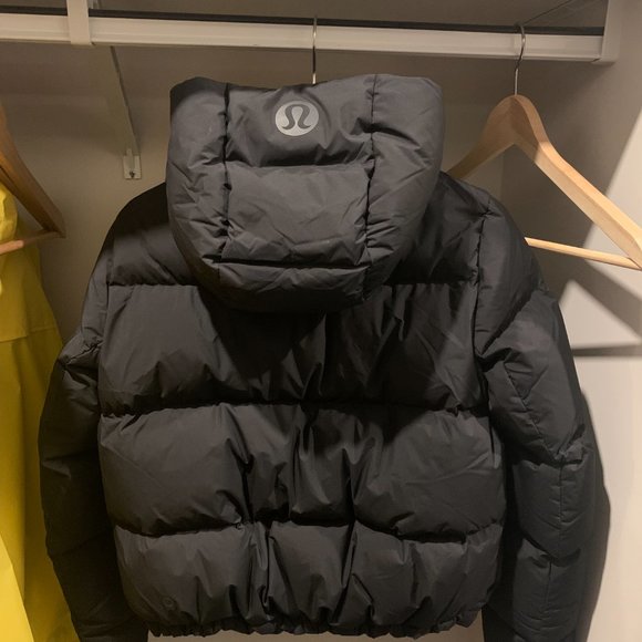 Women's Black Puffer Jacket - Picture 2 of 3